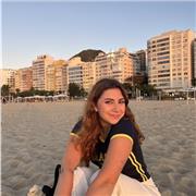 Soy estudiante de Ciencias y Tecnología de los Alimentos. Trabaje en Italia dando clases particulares a niños de entre 5 y 12 años